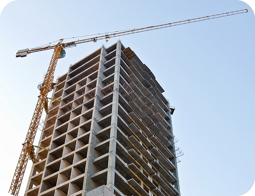 Base structure of high rise with crane